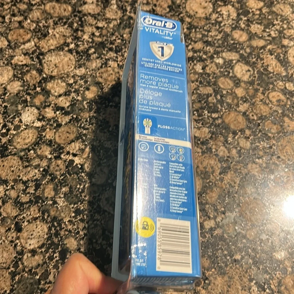 Oral-B Vitality Rechargeable Electric Toothbrush - White and Blue - Picture 4 of 4